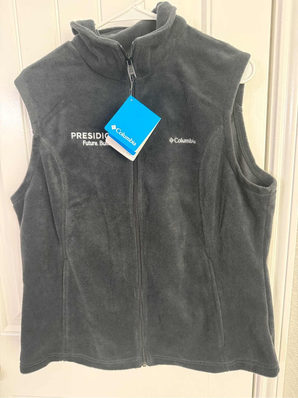 Women’s vest - Tag Image